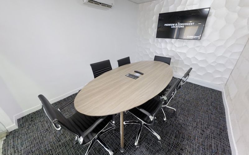 9 The Straight Avenue, Pine Slopes Image 5