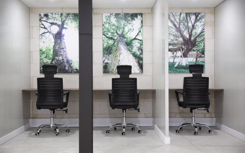 9 The Straight Avenue, Pine Slopes Image 4