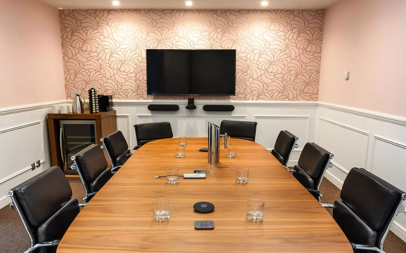 99 Waterloo Road, London Image 1