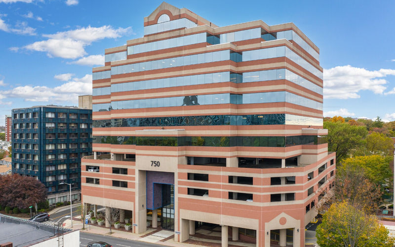 750 E Main St, Stamford Image 6