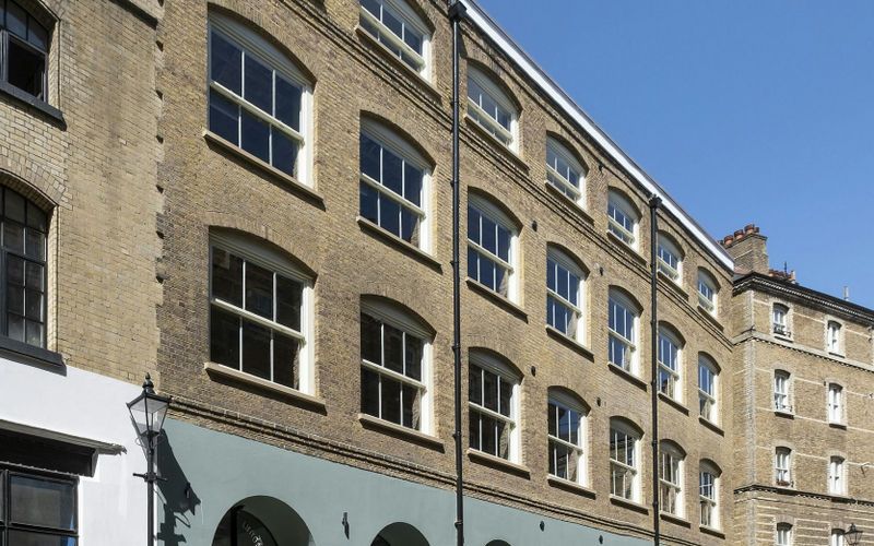 2 Pear Tree Court, London Image 9