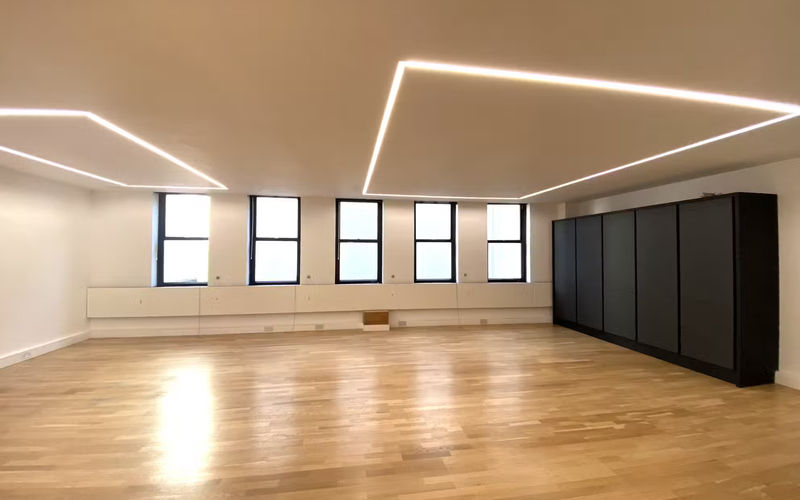 31-32 Eastcastle Street, London, 25 DESKS 31-32 Eastcastle Street, London Image 1