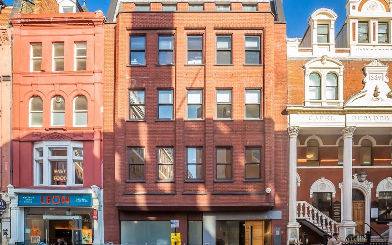 31-32 Eastcastle Street, London Image 1