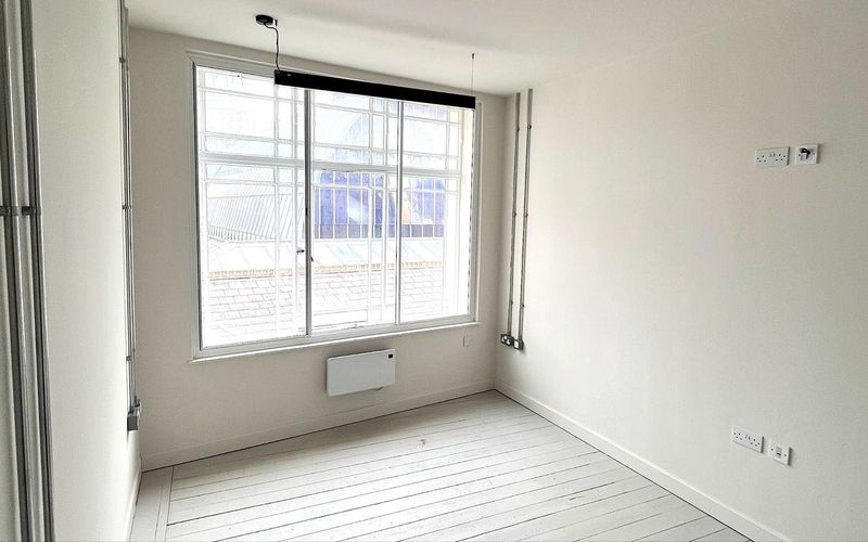 High Street, Newport Image 9