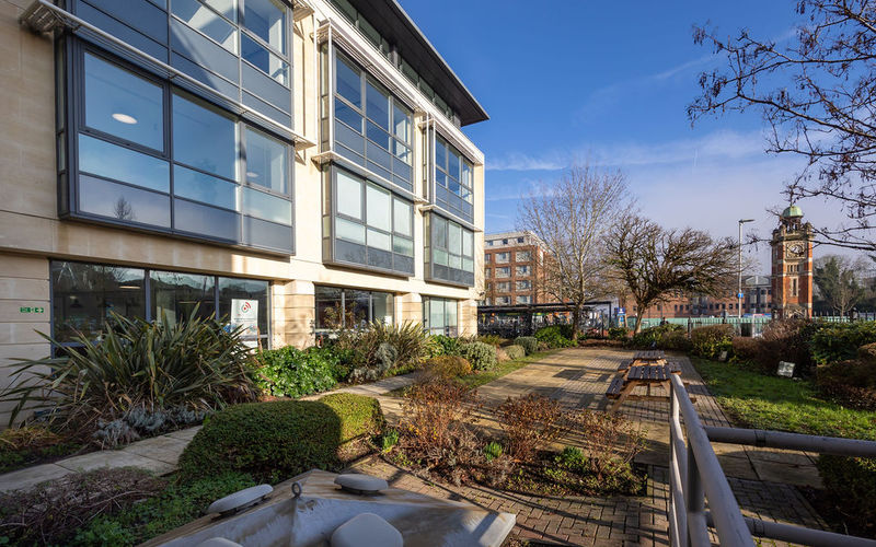 1 Grenfell Road, Berkshire Image 8