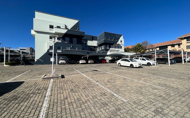 8 Kikuyu Road, Gauteng Image 7