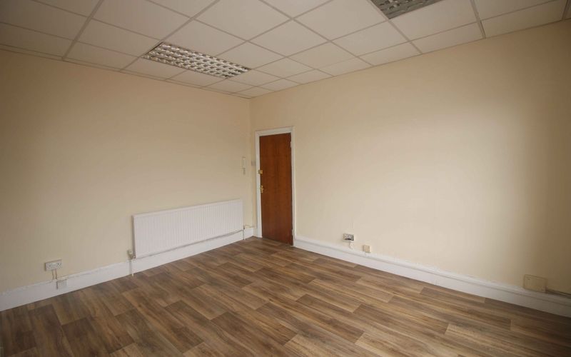 8 Gainsborough Road, Bushwood Image 3