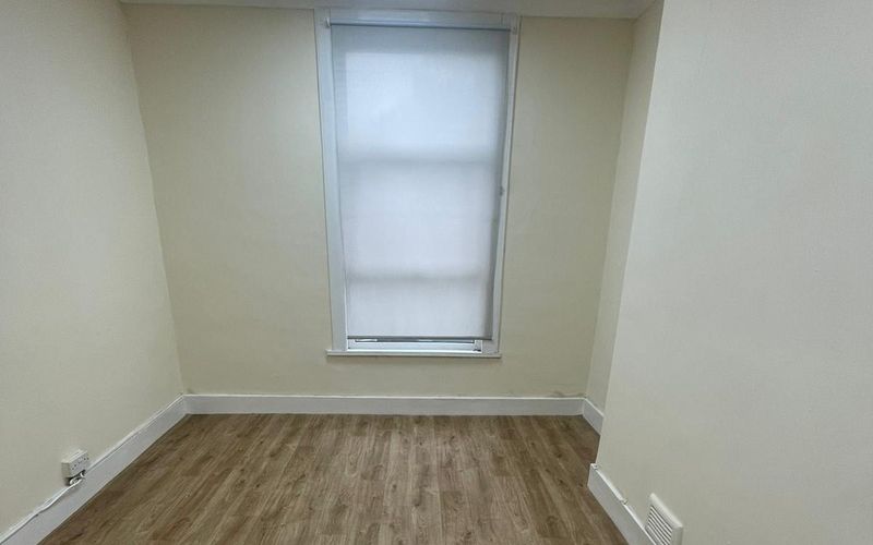 8 Gainsborough Road, Bushwood Image 5