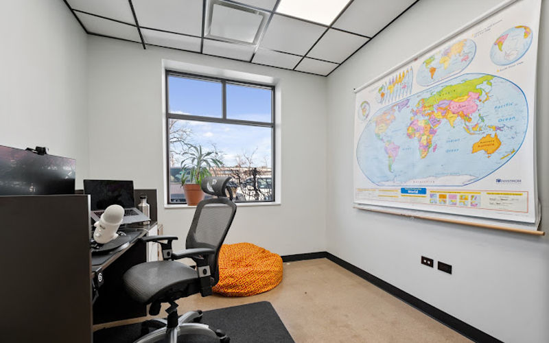 7358 Lincoln Ave, Lincolnwood Image 2