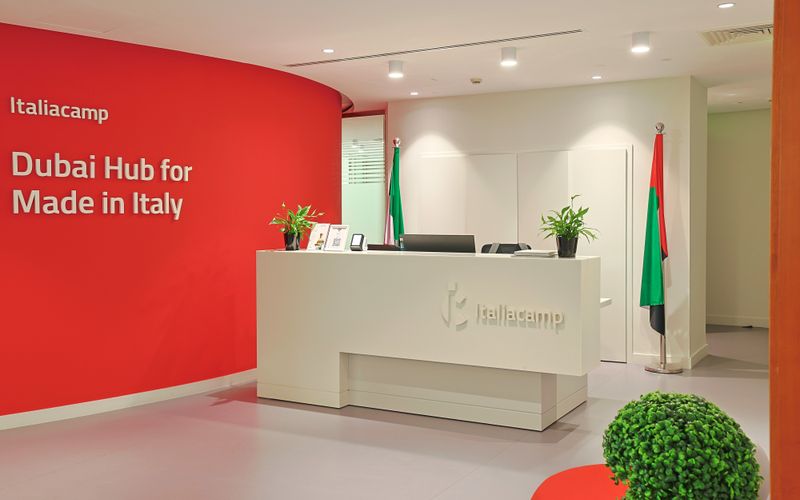 Convention Tower, Sheikh Zayed Road, Dubai Image 7