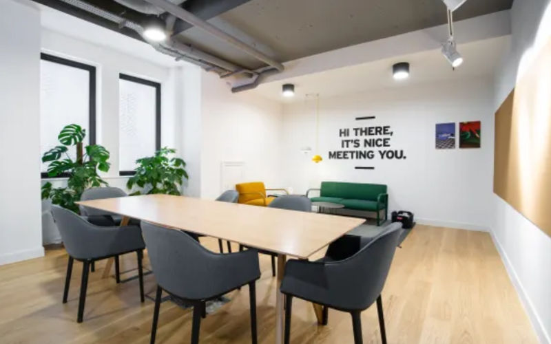 2055 Craigshire Rd, St Louis Image 1