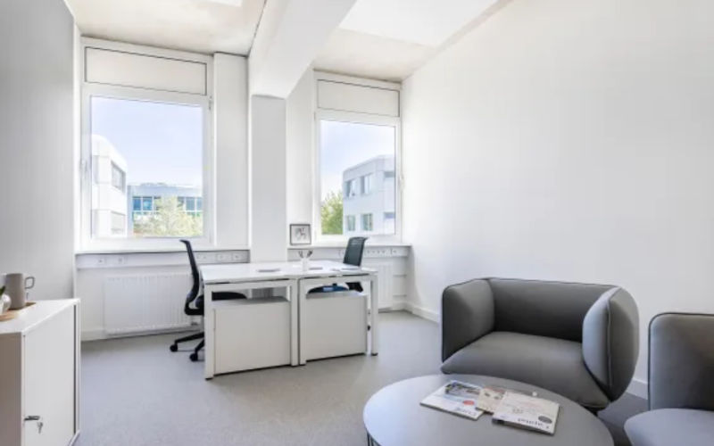 2055 Craigshire Rd, St Louis Image 4