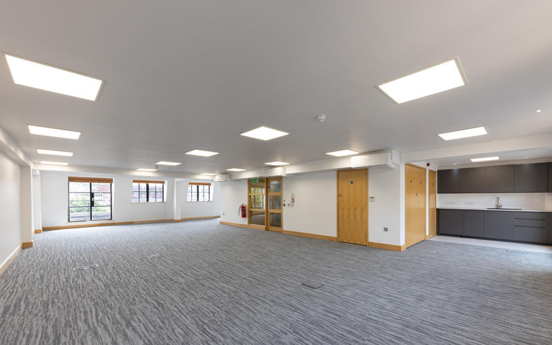 25 W Tenter St, London Image 5