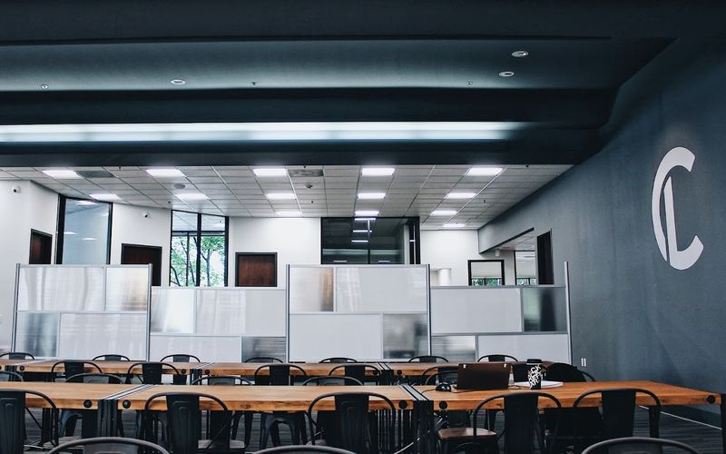 915 Broadway St, Vancouver Image 2