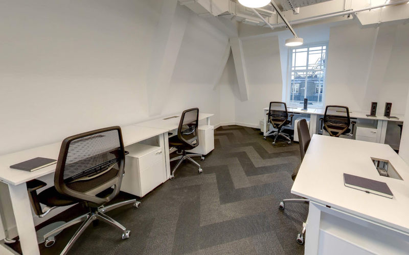 16-19 Eastcastle Street, London Image 10