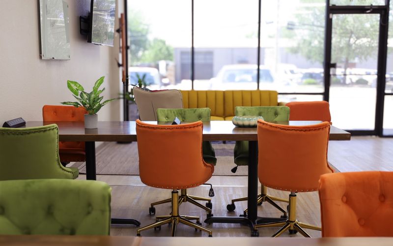 107 S Lincoln St, Lowell Image 2