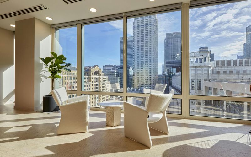 25 Cabot Square, London Image 1