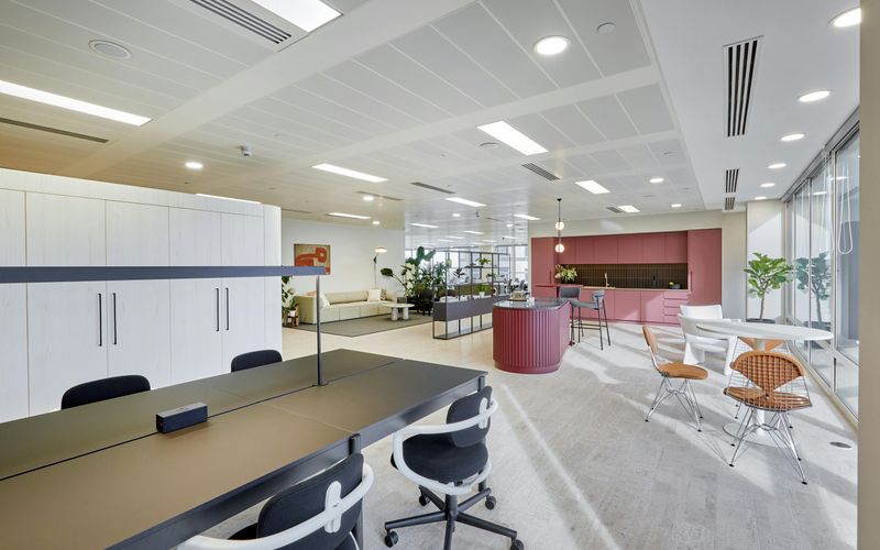 25 Cabot Square, London Image 2