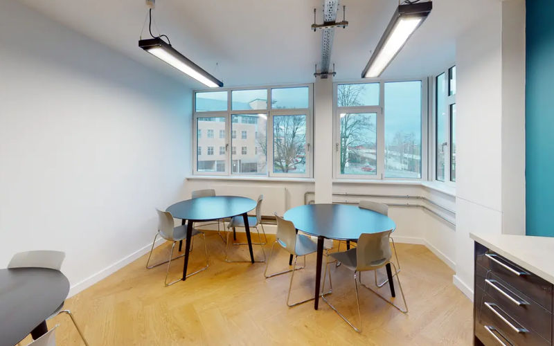 Stamford New Road, Altrincham Image 13