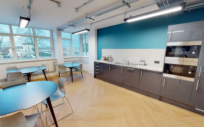 Stamford New Road, Altrincham Image 8