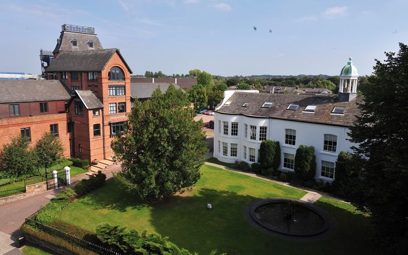 Greenall's Avenue, Stockton Heath Image 9