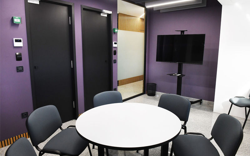 77 Leof Amfitheas, Paleo Faliro Image 3