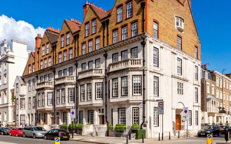 2 Eaton Gate, Belgravia Image 7