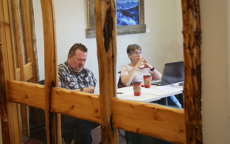 225 Railway St E, Cochrane Image 1