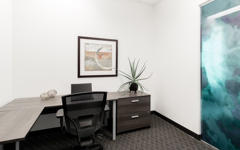 909 17 Avenue Southwest, Calgary Image 3