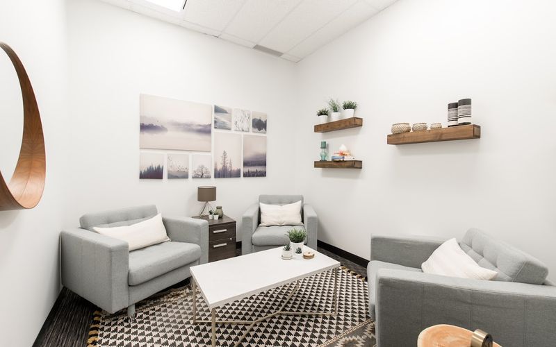 909 17 Avenue Southwest, Calgary Image 7