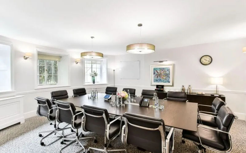 32 Curzon St, Mayfair Image 1