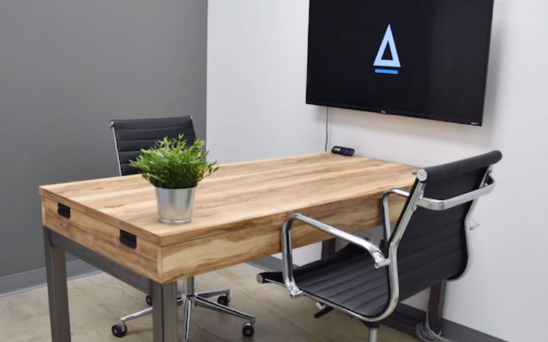 777 Guelph Line, Burlington Image 1