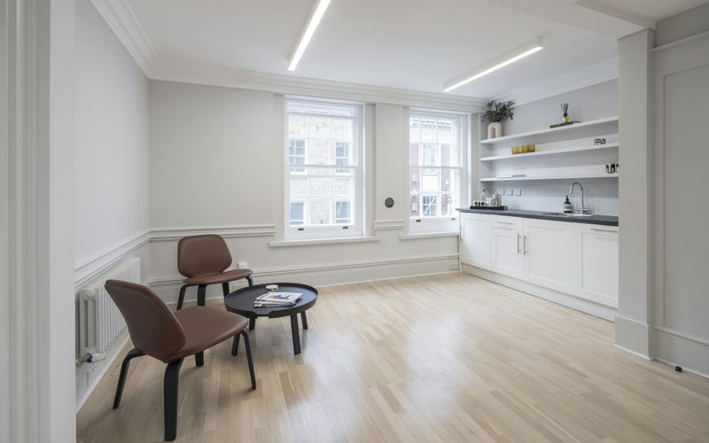 49-51 Monmouth St, London Image 6