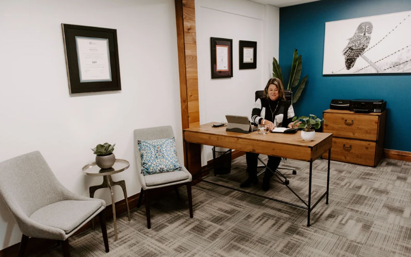 499 Hill St, London Image 2