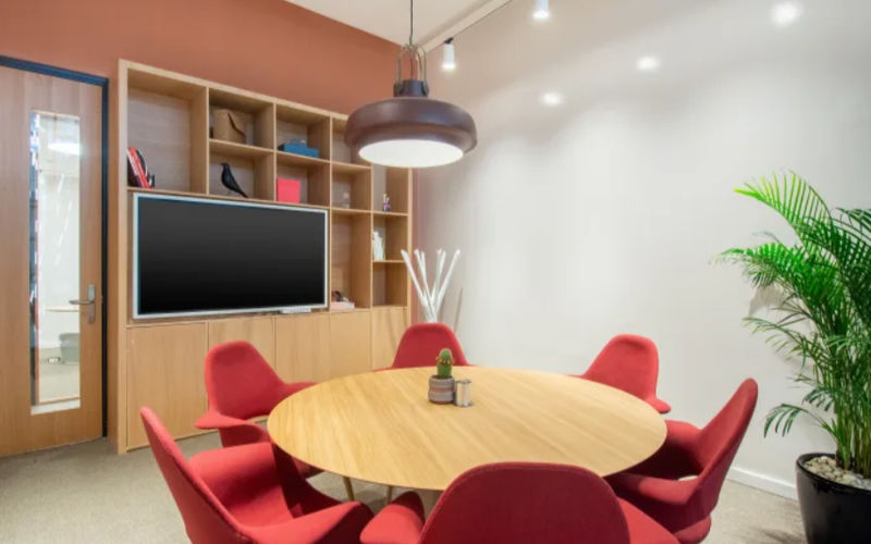 111 Simcoe Street N, Oshawa Image 10