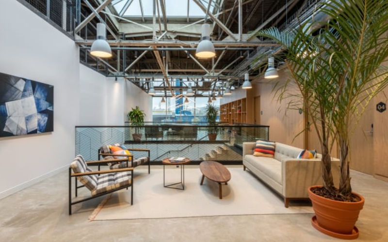 111 Simcoe Street N, Oshawa Image 3