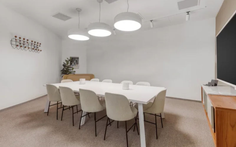 500 S Main Street, Burlington Image 4