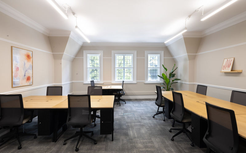 132 Buckingham Palace Road, Greater London Image 4