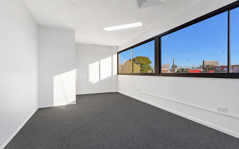 130 Kingston, Underwood Image 10