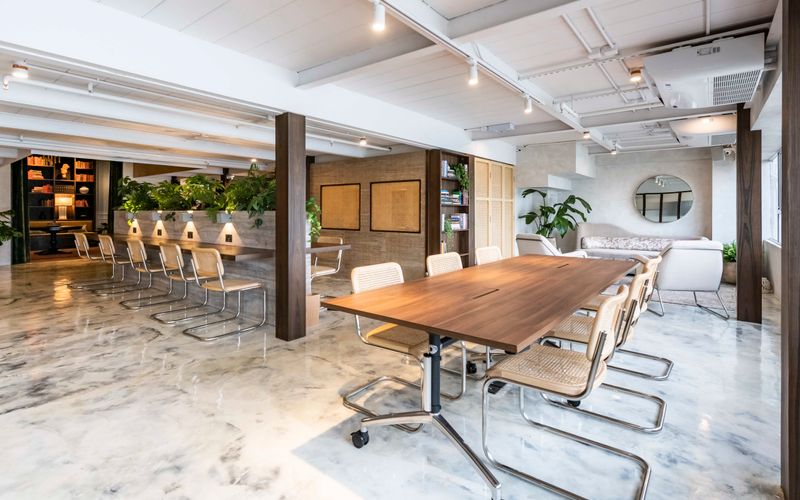 28 Hoi Chak Street, Quarry Bay Image 3