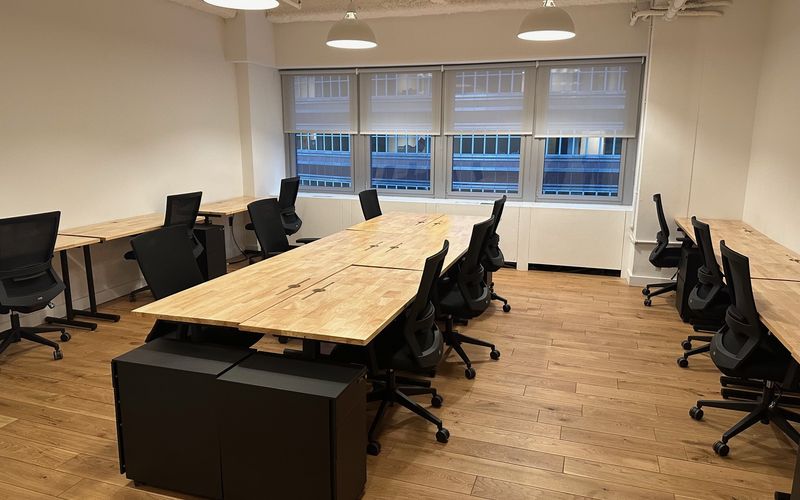 880 3rd Avenue, New York, 140 DESKS 880 3rd Avenue, New York Image 1