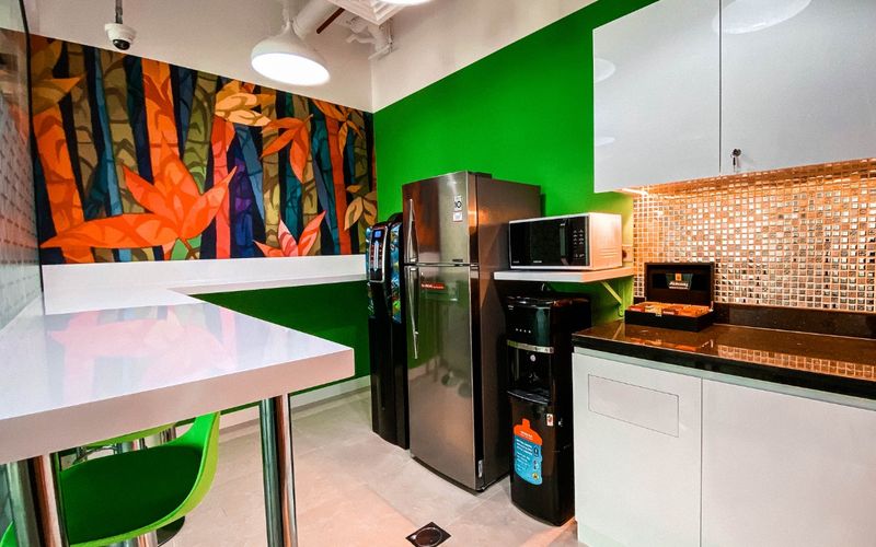 Cluster Y Swiss Tower - Jumeirah Lake Towers, Dubai Image 1