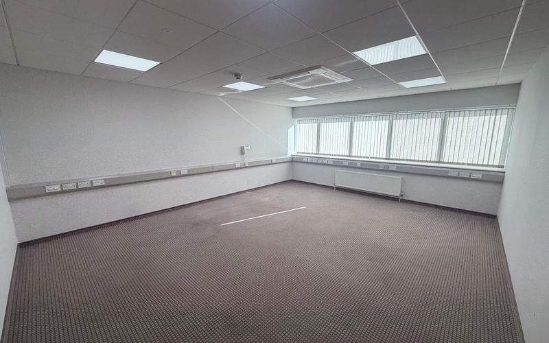 Block 7 Enterprise Way, Edenbridge Image 1