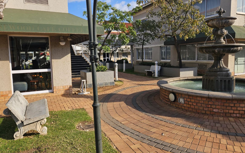 33 Riley Street, Sandton Image 11