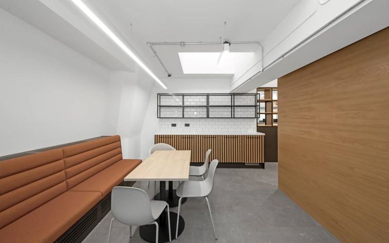 7 Swallow Pl, London Image 9