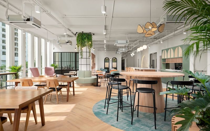 Phloen Chit Road Lumphini, Bangkok Image 5