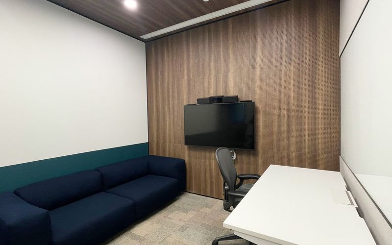 2 Queen's Road Central, Central Image 11