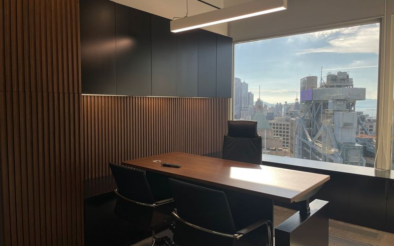 2 Queen's Road Central, Central Image 4