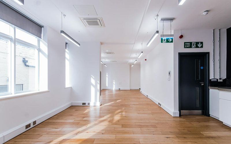 23 Clerkenwell Close, Clerkenwell Image 8