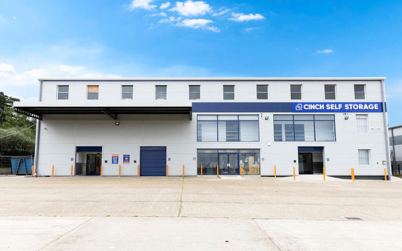 Forsyth Rd, Woking Image 4